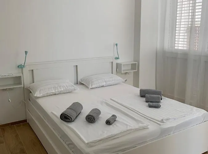 Studio Apartment Zara